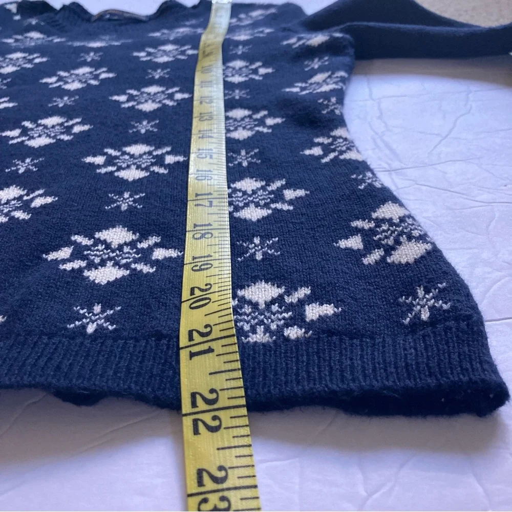 Brooks Brothers /  Navy Blue snowflake wool blend women’s  sweater - Picture 5 of 10